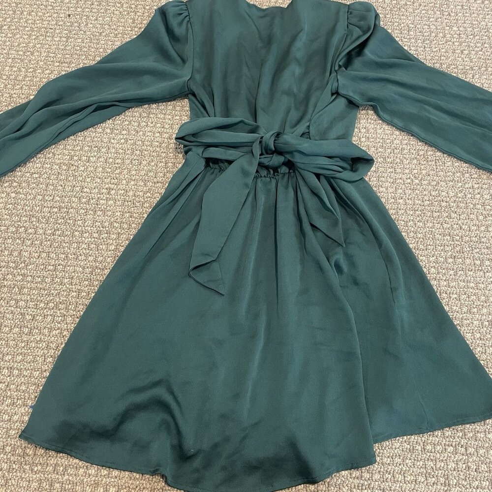 Express Dress Womens Small Emerald Green Vneck Long Sleeve Knee Holiday Casual - Picture 3 of 8